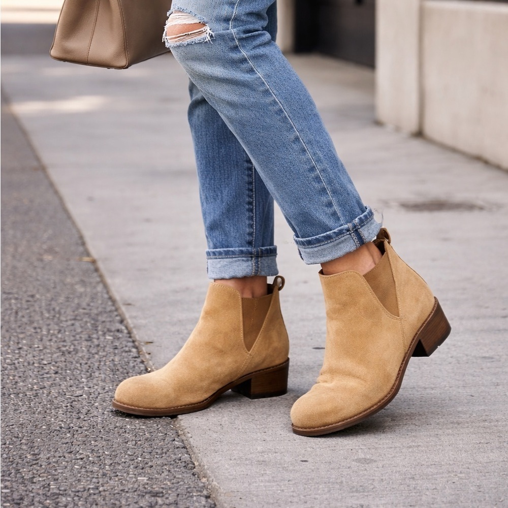 Timberland Tan Suede Chelsea Boots Women’s 7.5 Block Heel